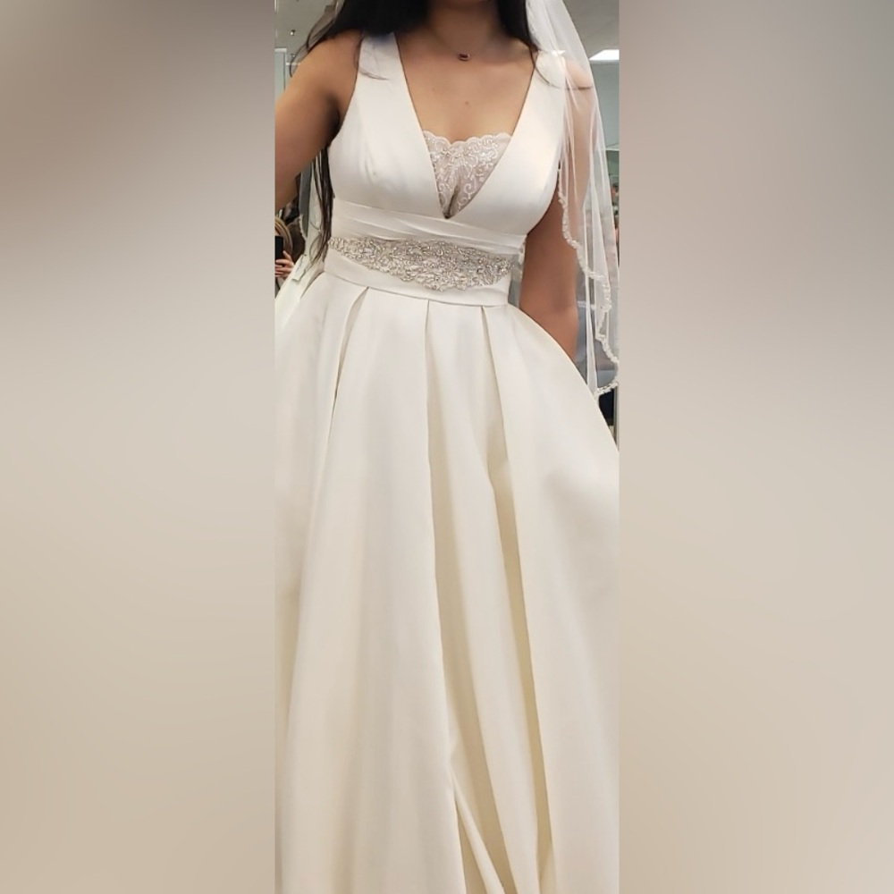 DAVID'S BRIDAL Cummerbund Satin Ball Gown Wedding Dress STYLE# V3848 Size 6 - Picture 5 of 14